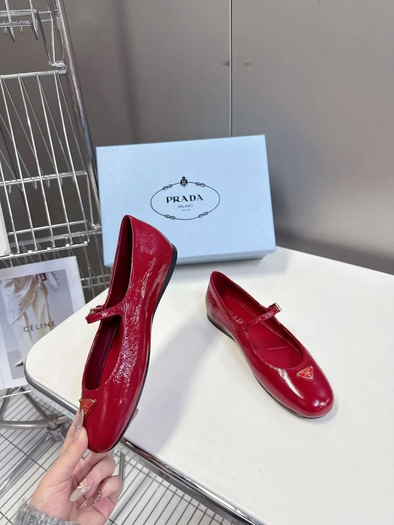 RelaxedFit Prada Flat Shoes 34866
