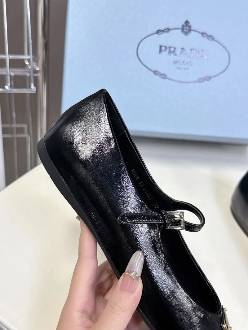 TopPick Prada Flat Shoes 34858