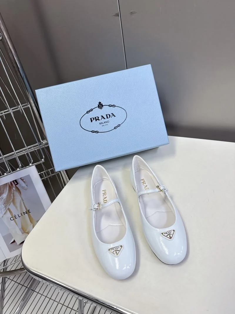 Sustainable Prada Flat Shoes 34881