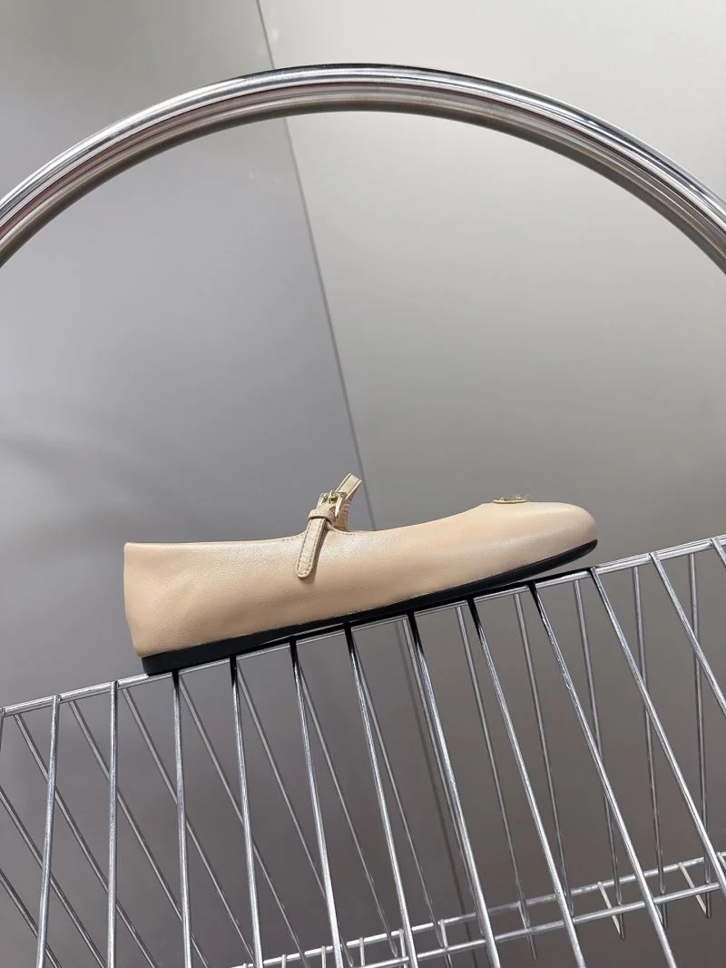 Prada Flat Shoes OnTrend 34870