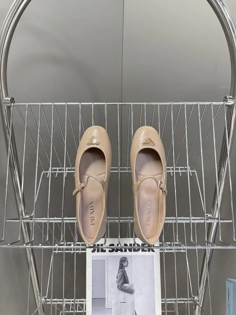 Prada Flat Shoes OnTrend 34870