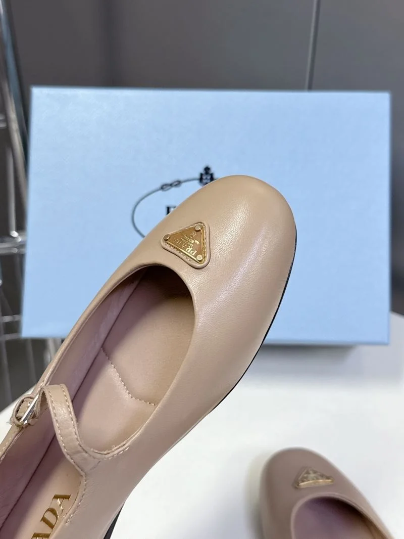 Prada Flat Shoes OnTrend 34870