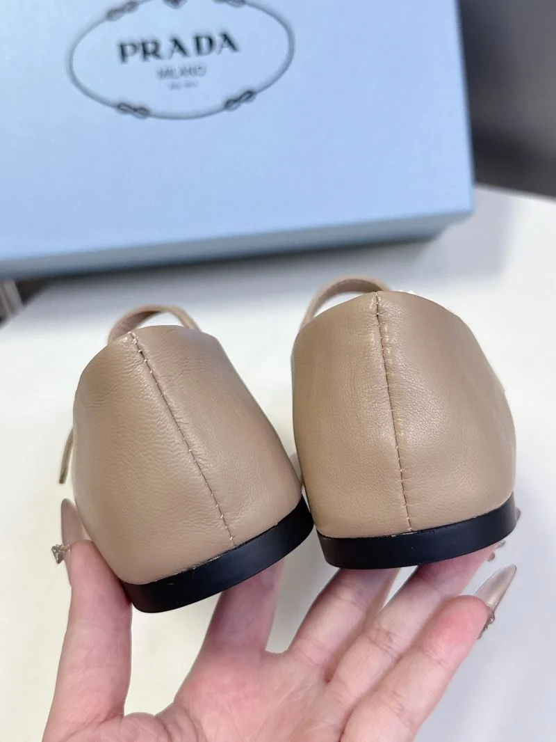 Prada Flat Shoes OnTrend 34870