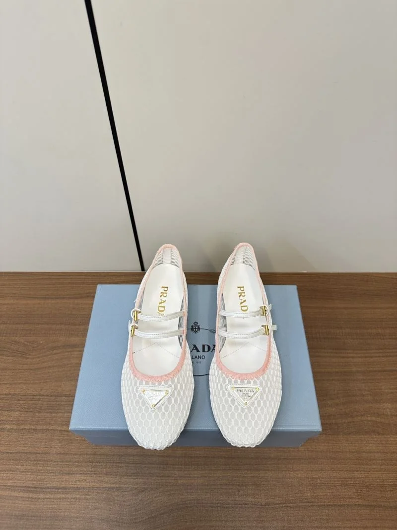 Sporty Prada Flat Shoes 34875