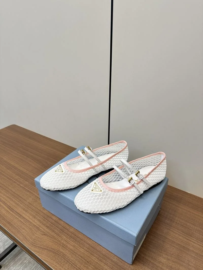 Sporty Prada Flat Shoes 34875