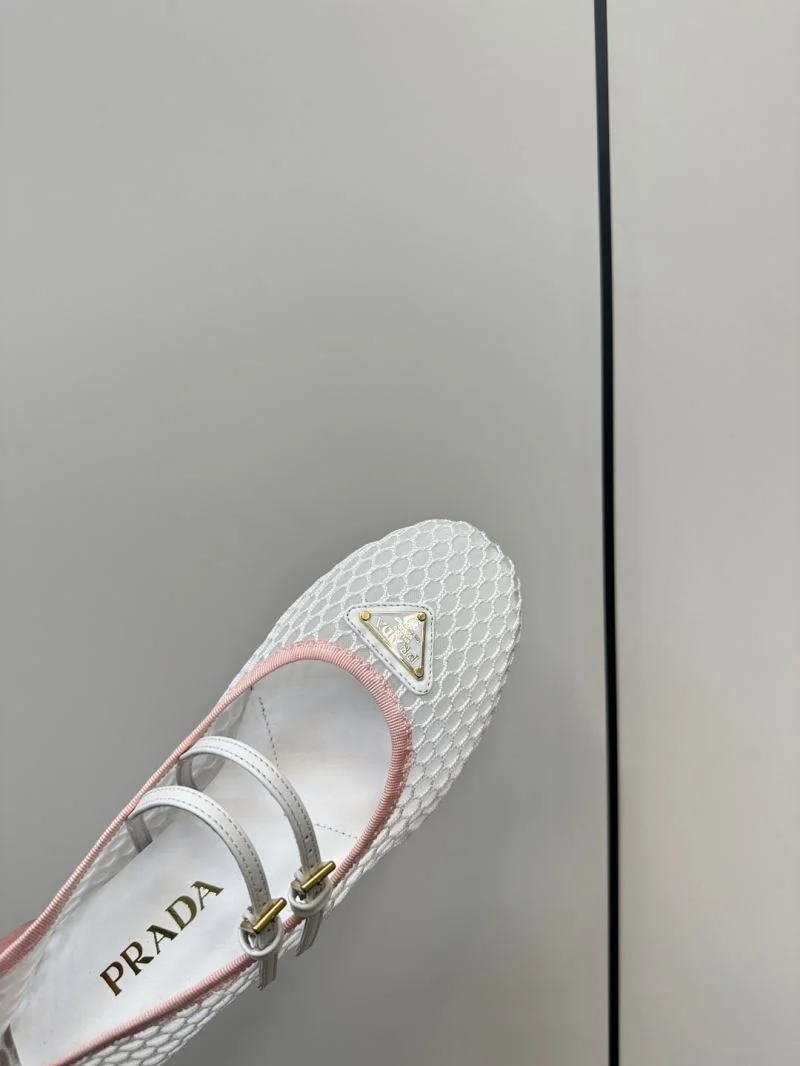 Sporty Prada Flat Shoes 34875