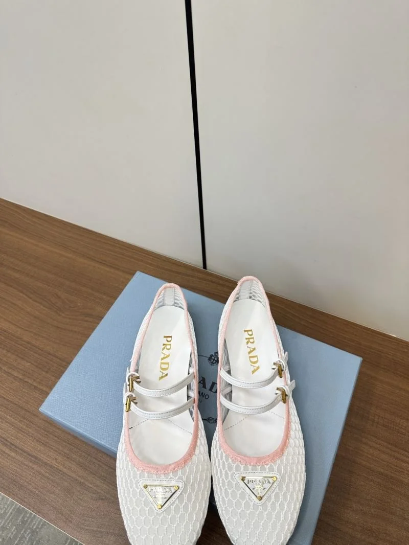 Sporty Prada Flat Shoes 34875