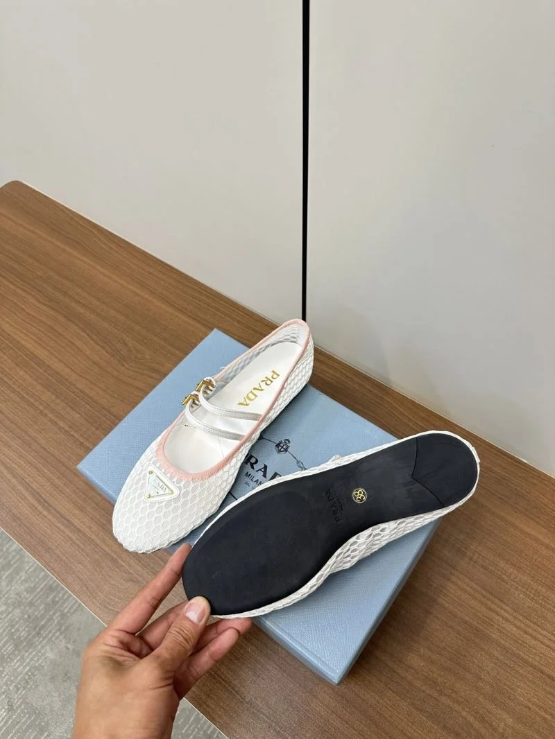 Sporty Prada Flat Shoes 34875