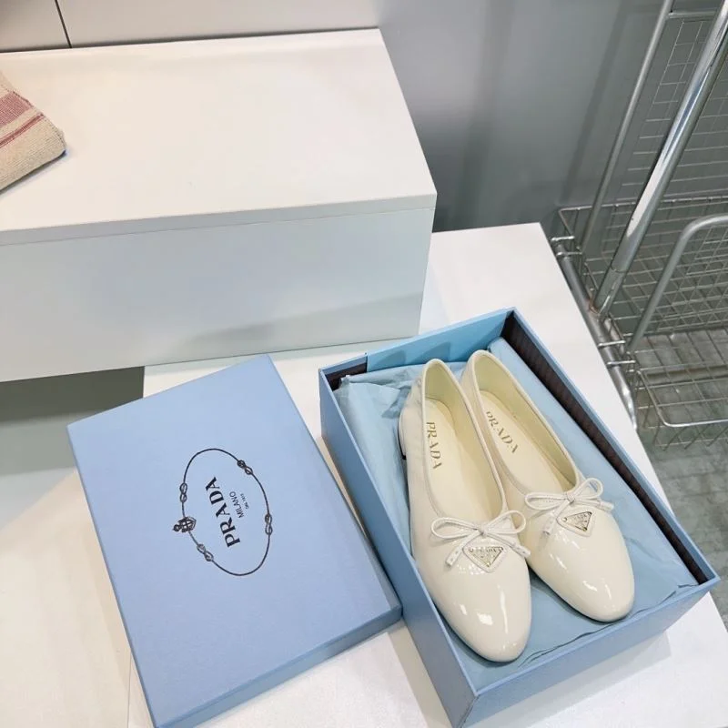 Tailored Prada Flat Shoes 34874