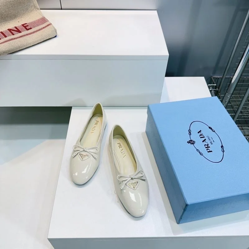 Tailored Prada Flat Shoes 34874
