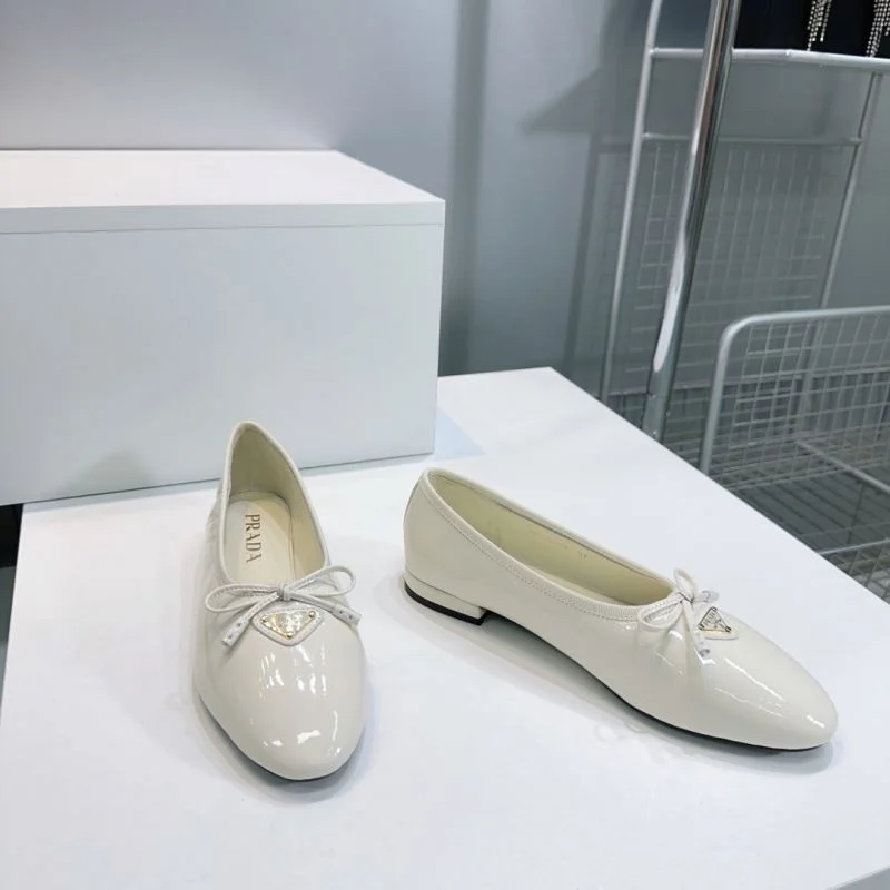 Tailored Prada Flat Shoes 34874
