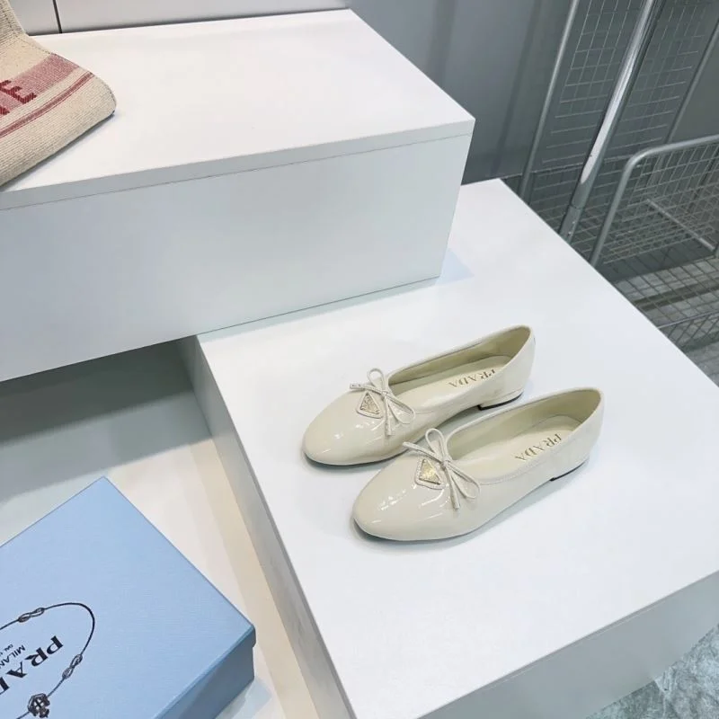 Tailored Prada Flat Shoes 34874