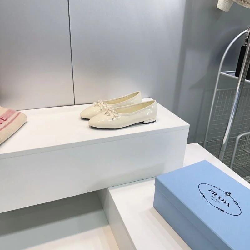 Tailored Prada Flat Shoes 34874
