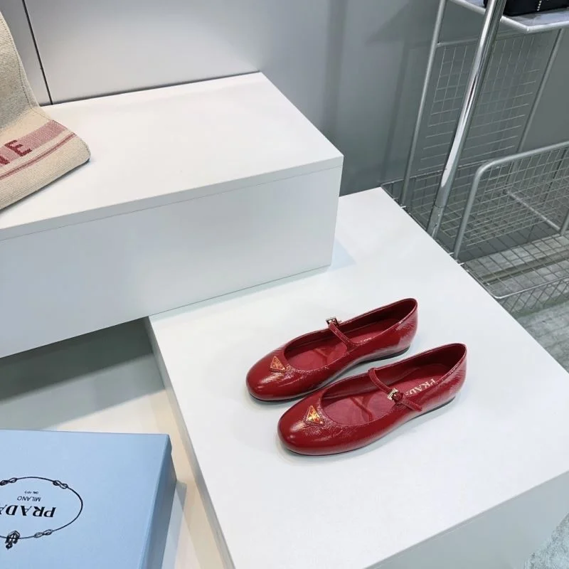 Prada Flat Shoes FashionForward 34868