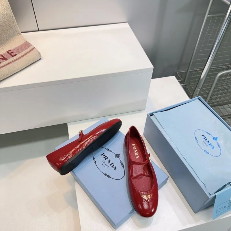 Prada Flat Shoes FashionForward 34868