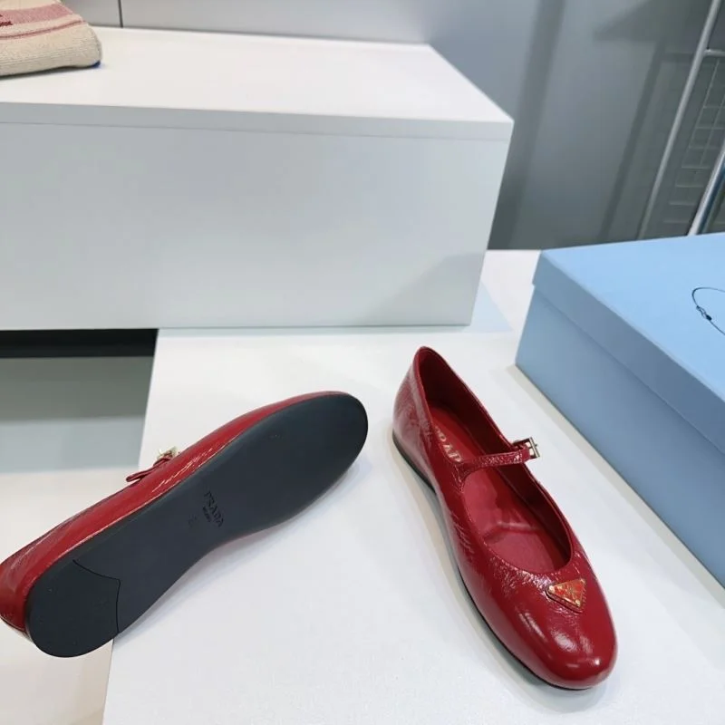 Prada Flat Shoes FashionForward 34868