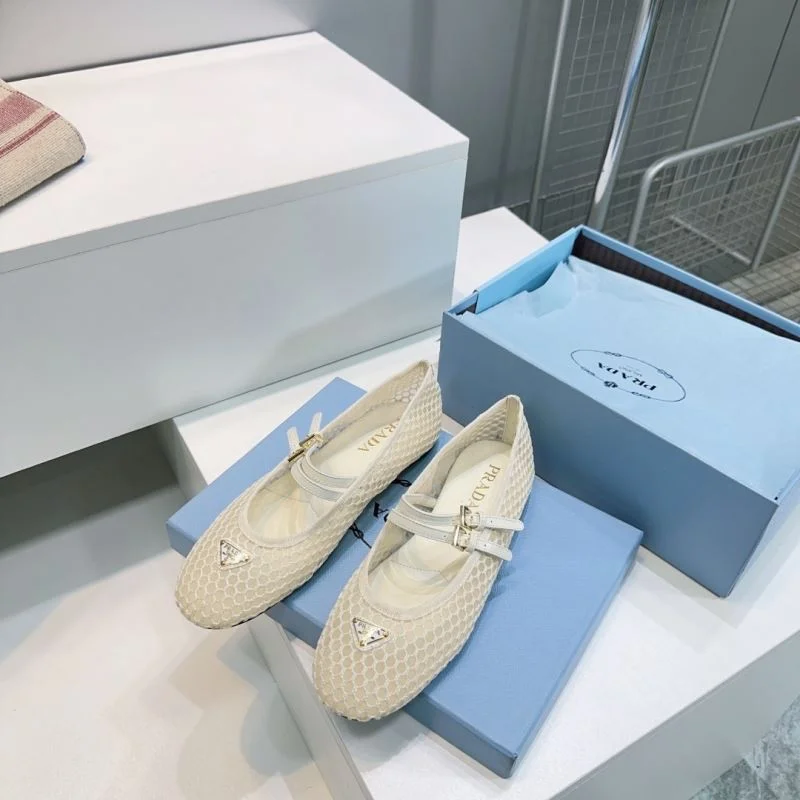 Prada Flat Shoes WaterResistant 34865