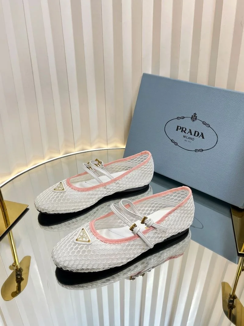 Sleek Prada Flat Shoes 34871