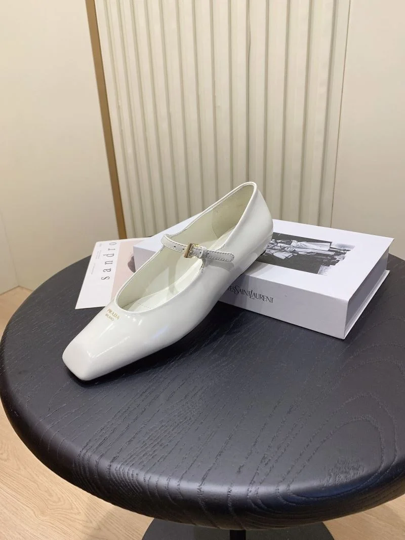 Prada Flat Shoes Comfortable 34257