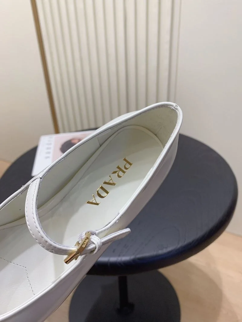 Prada Flat Shoes Comfortable 34257