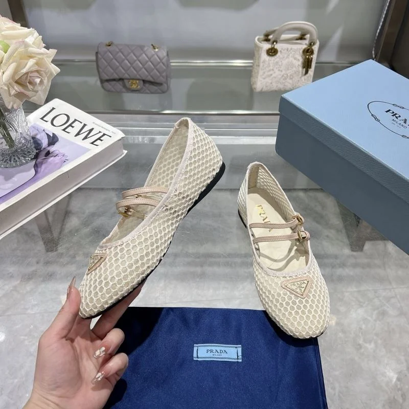 Elegant Prada Flat Shoes 34264