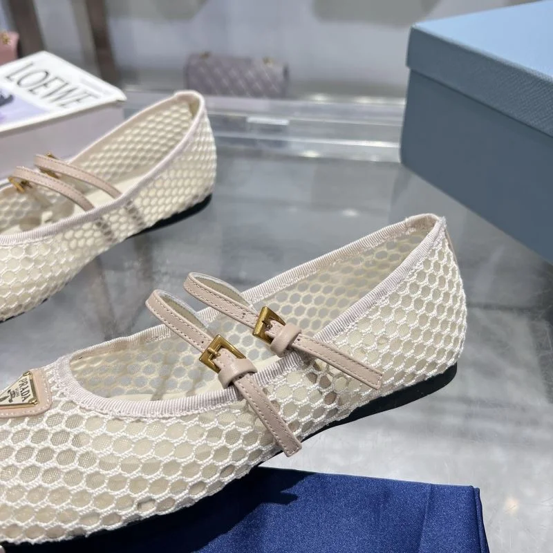 Elegant Prada Flat Shoes 34264