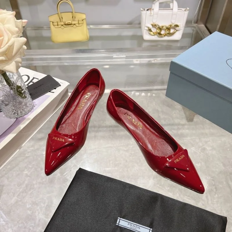 Prada Flat Shoes Trendsetting 34241