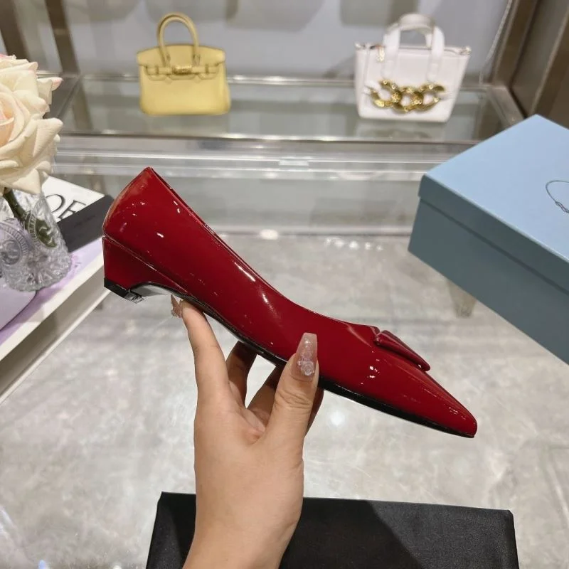 Prada Flat Shoes Trendsetting 34241
