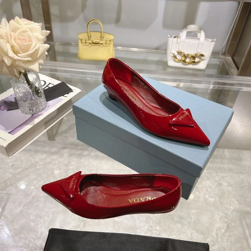 Prada Flat Shoes Trendsetting 34241
