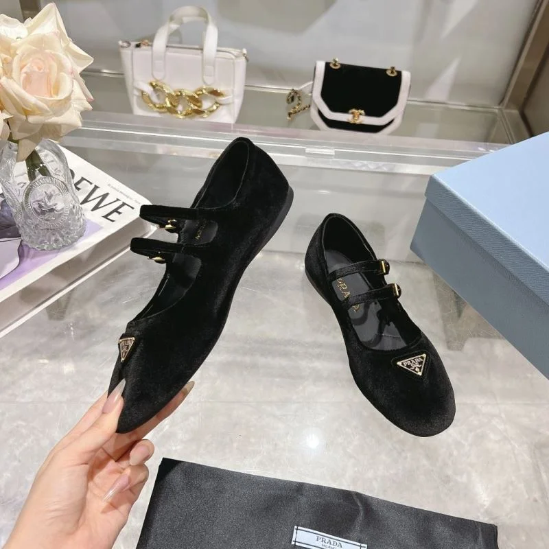 Prada Flat Shoes Practical 34243