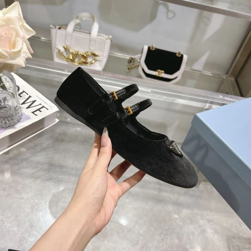 Prada Flat Shoes Practical 34243