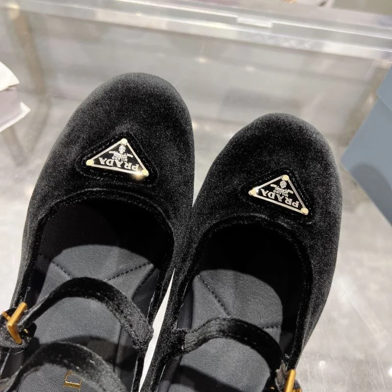 Prada Flat Shoes Practical 34243
