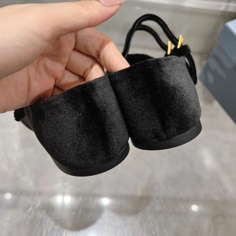 Prada Flat Shoes Practical 34243