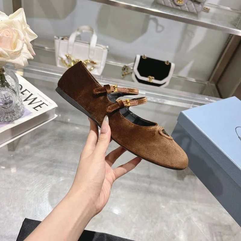 Durable Prada Flat Shoes 34236
