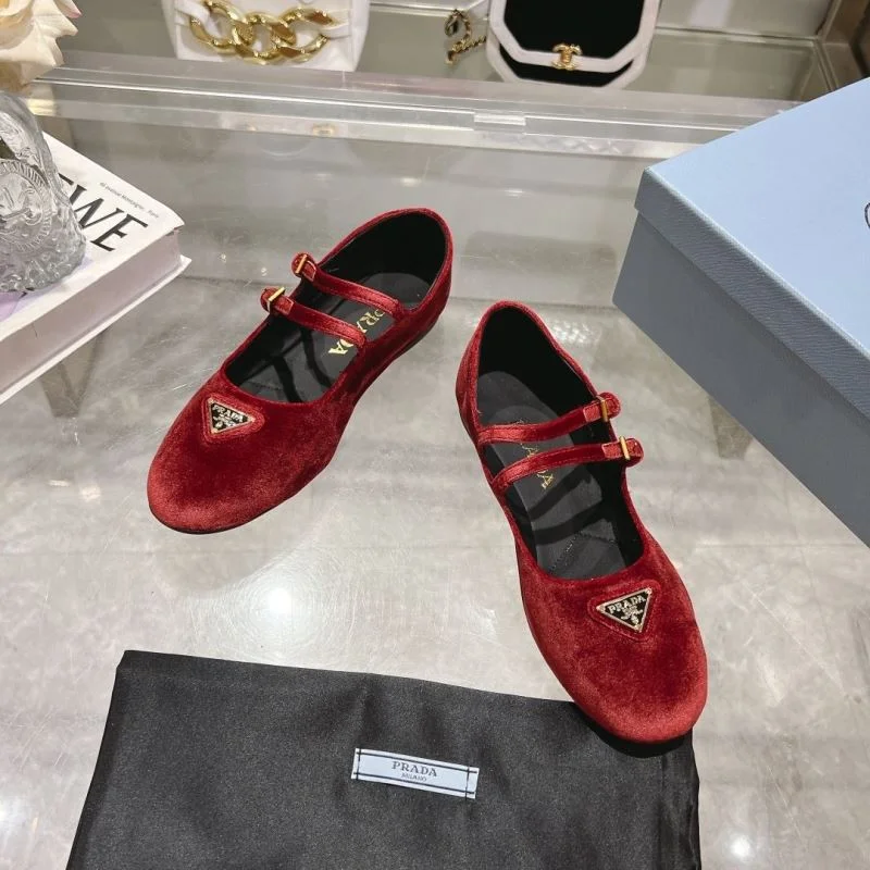 Youthful Prada Flat Shoes 34233