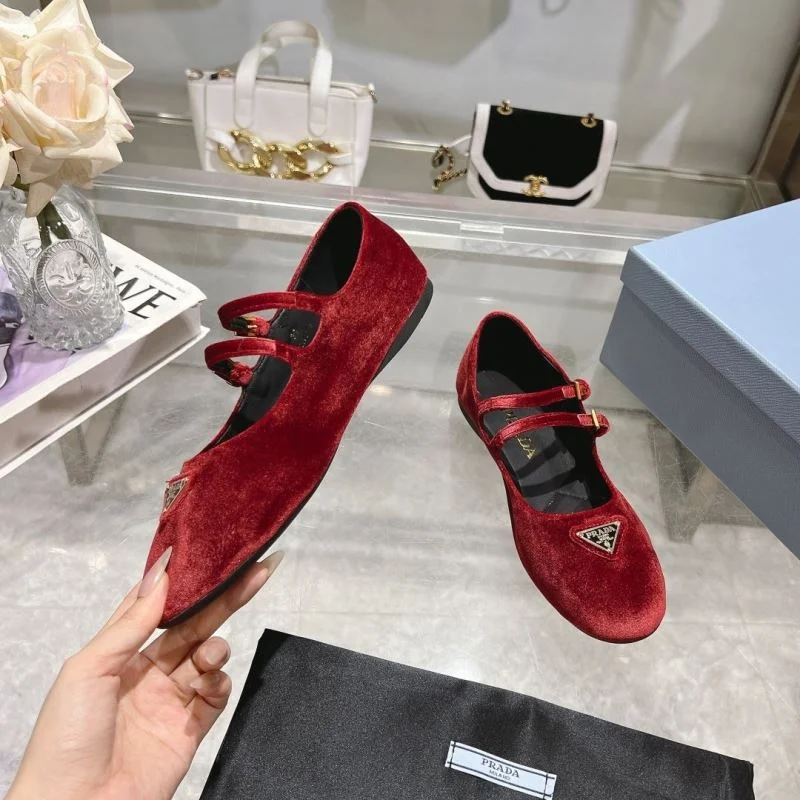 Youthful Prada Flat Shoes 34233