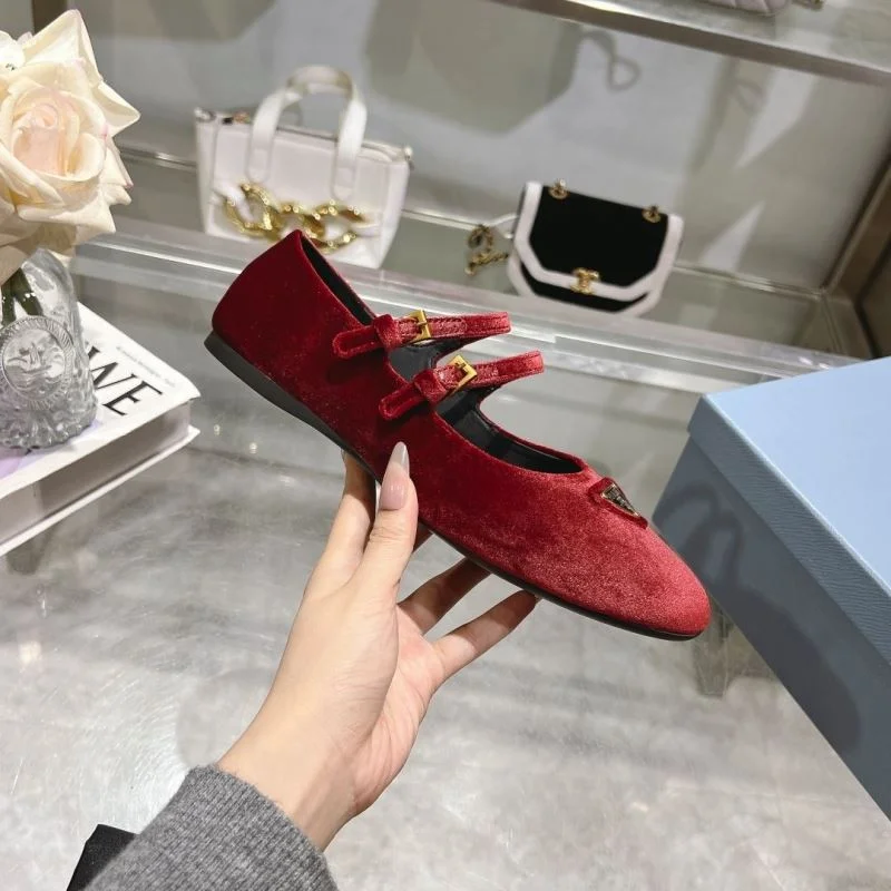 Youthful Prada Flat Shoes 34233