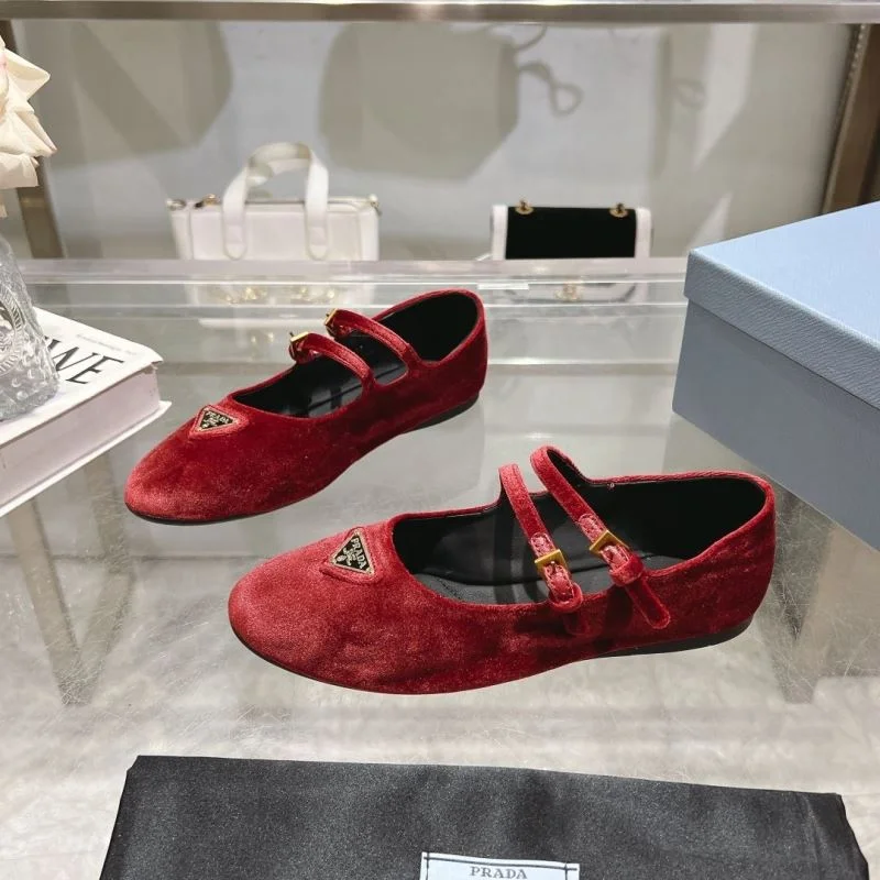 Youthful Prada Flat Shoes 34233