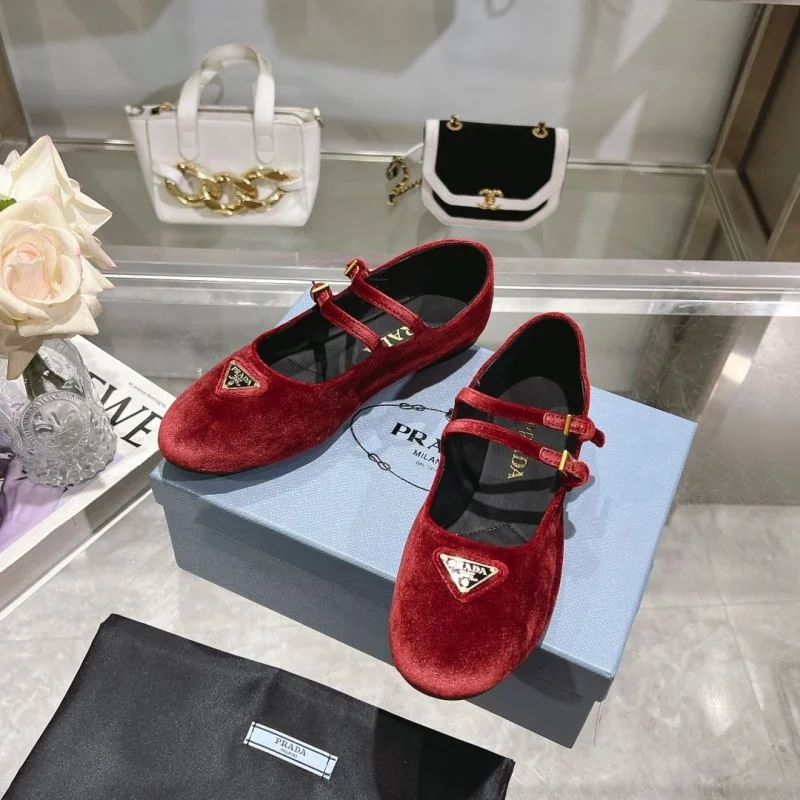 Youthful Prada Flat Shoes 34233