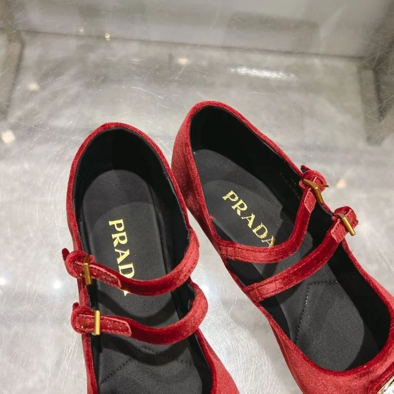 Youthful Prada Flat Shoes 34233
