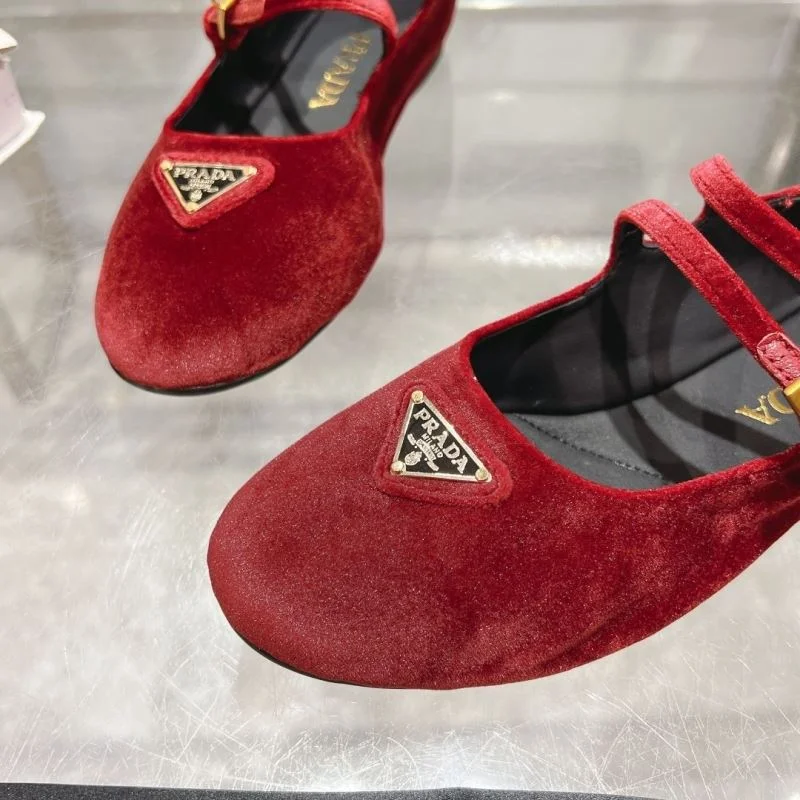 Youthful Prada Flat Shoes 34233