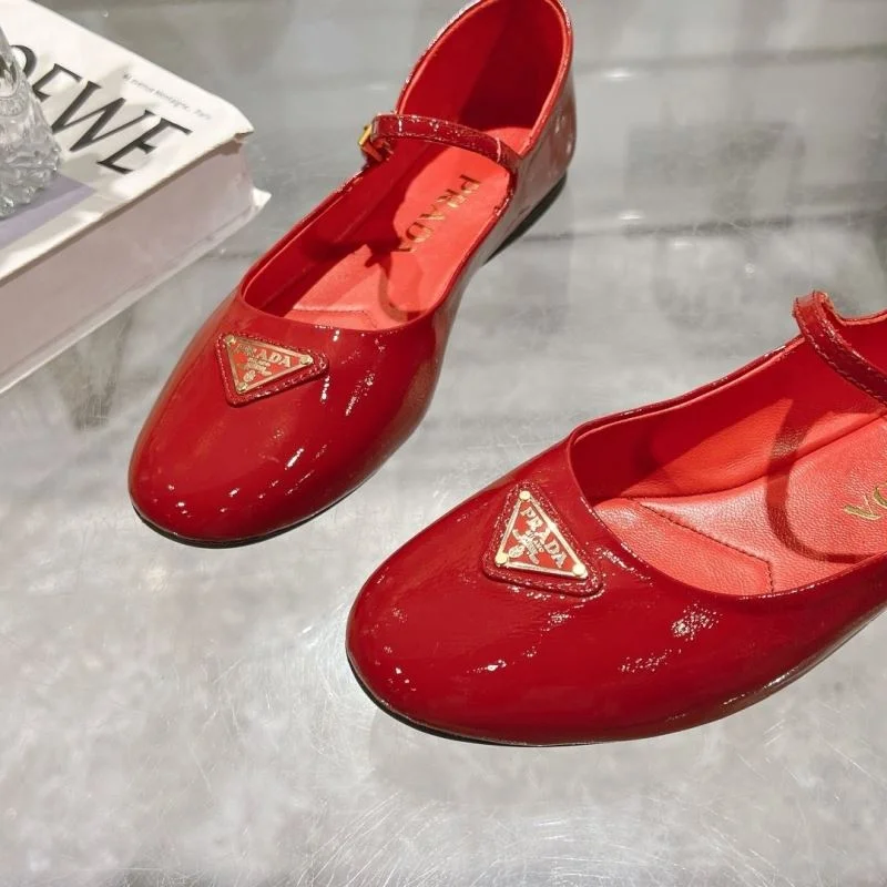 Compact Prada Flat Shoes 34239