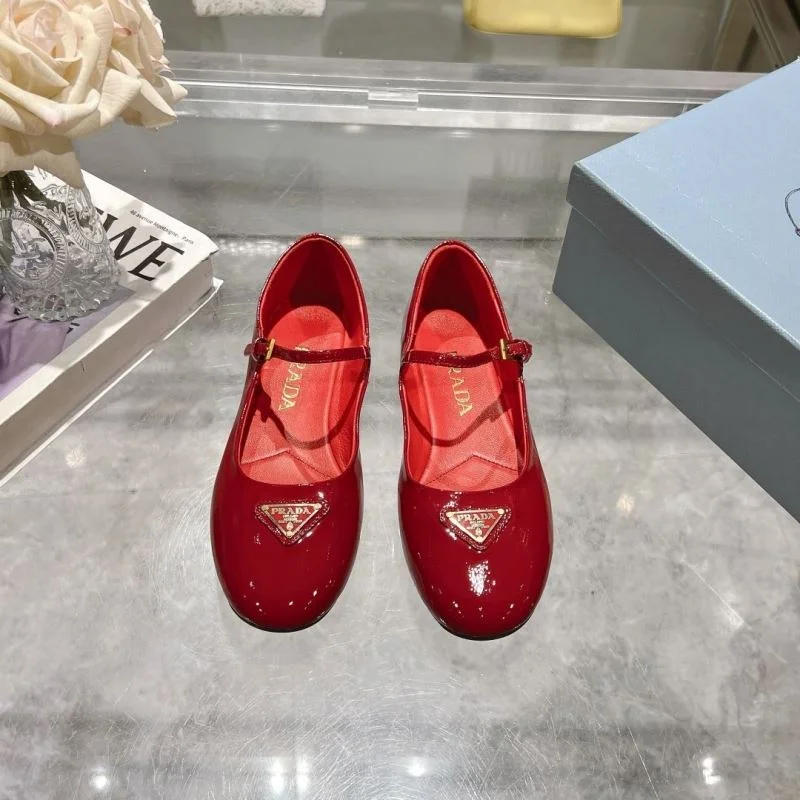 Compact Prada Flat Shoes 34239