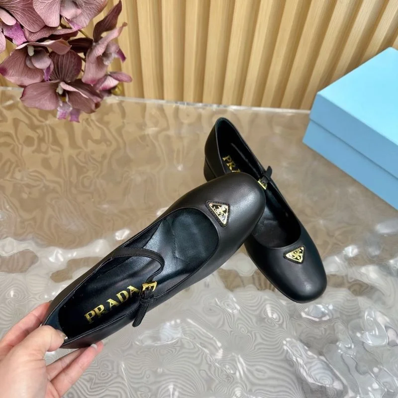 WrinkleFree Prada Heeled Shoes 35178