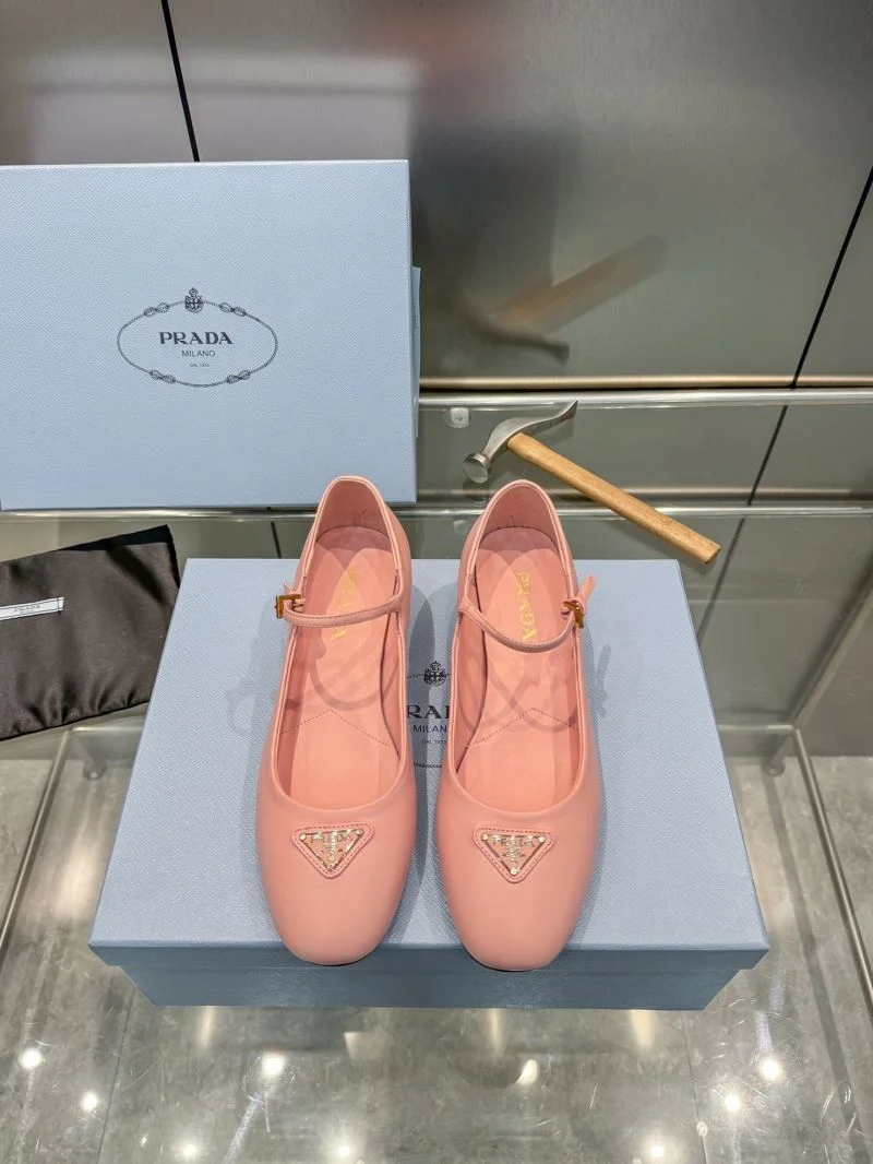 WaterResistant Prada Heeled Shoes 35153