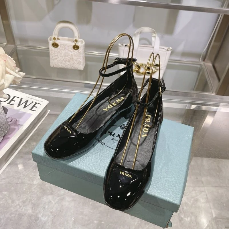 RelaxedFit Prada Heeled Shoes 35159