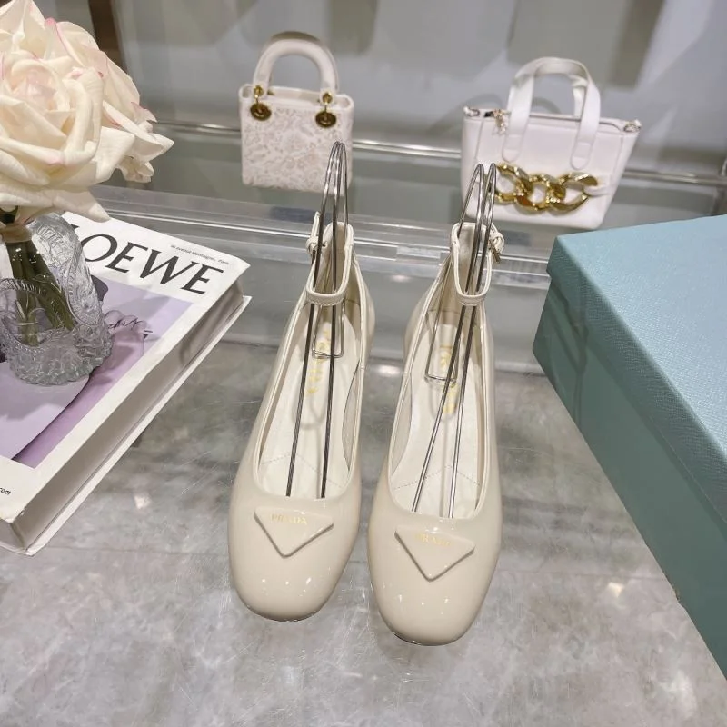 Versatile Prada Heeled Shoes 35163