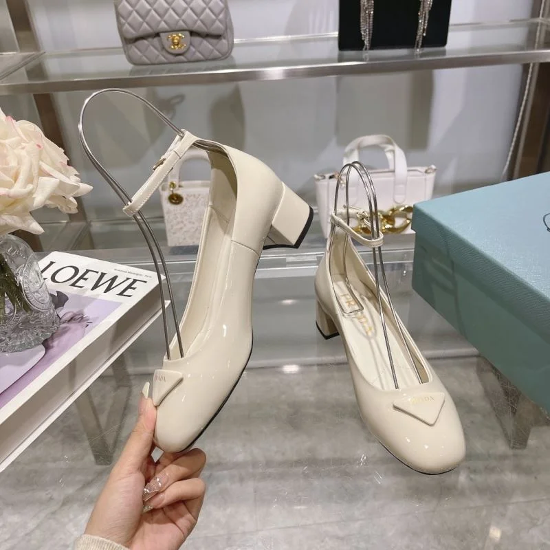 Versatile Prada Heeled Shoes 35163