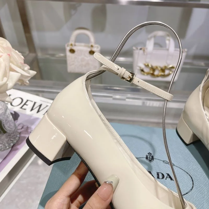 Versatile Prada Heeled Shoes 35163