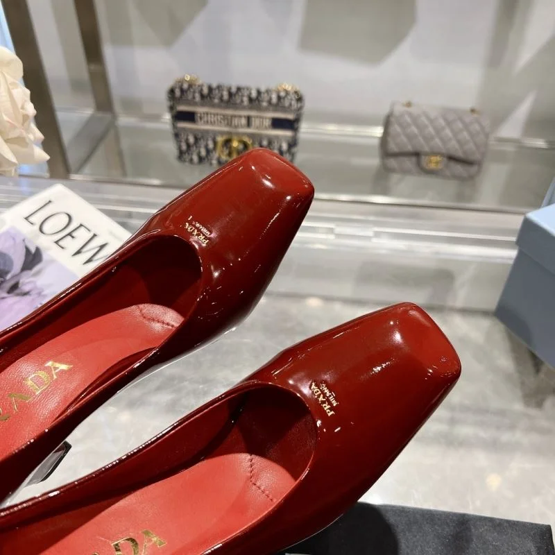 Versatile Prada Heeled Shoes 35154